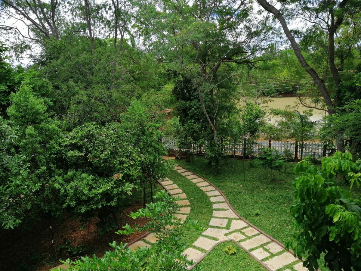 Heaven in Satinwoods Hotel Tangalle Buitenkant foto